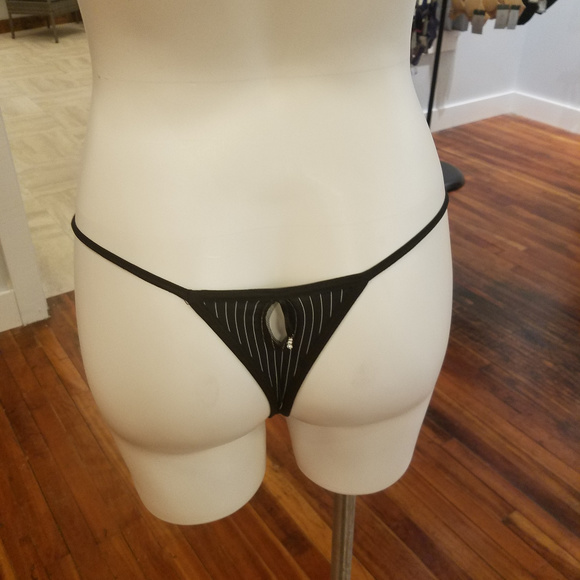 NWT - Black & White Pinstripe Bra & Thong Set - Picture 5 of 7